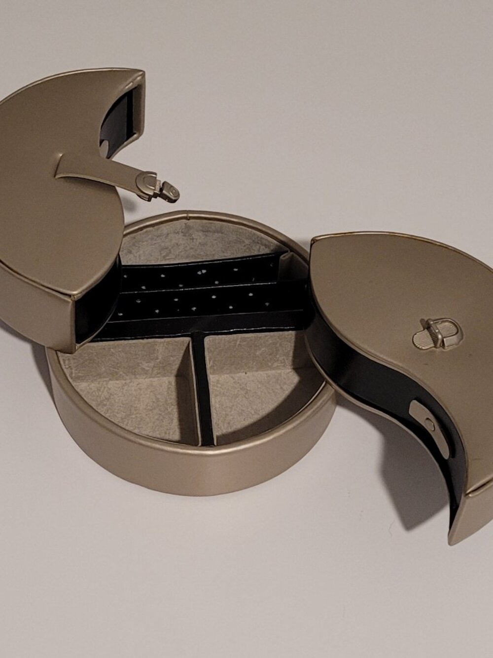 Wolf Yin Yang Multi-Level Secure Travel Jewelry Box